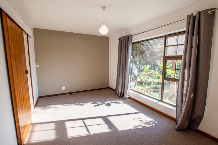 5 Bedroom Property for Sale in Paradise Beach Eastern Cape